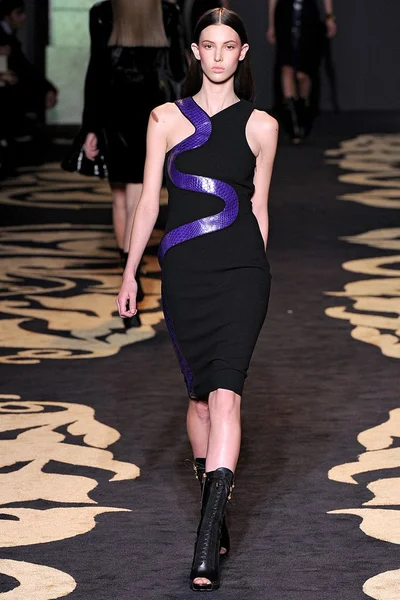 Look 32